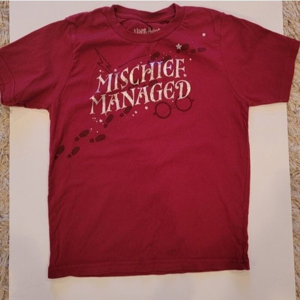 5 for $40 saleHARRY Potter Mischief  Managed kids t-shirt in Burgundy size Small